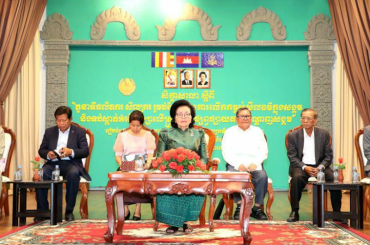 មន្ត្រីជាន់ខ្ពស់ក្រសួងវប្បធ ម៌ស្នើឲ្យផលិតករកុំបង្កើតមានការអសីលធម៌និងហិង្សាលើស្ត្រី